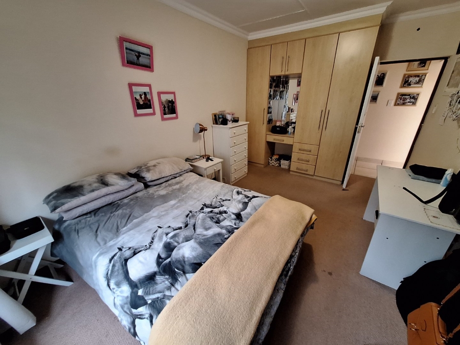 6 Bedroom Property for Sale in Bayview Western Cape